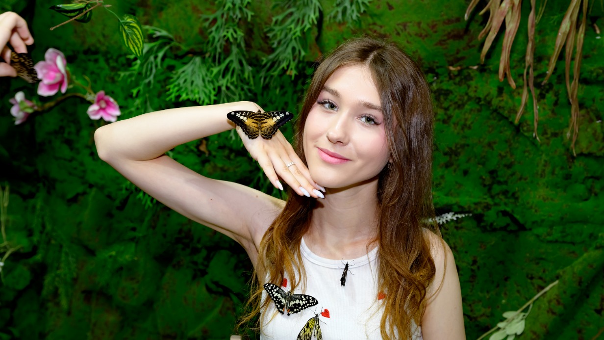 Экскурсовод Мария Переверзева на выставке живых бабочек на Арбате