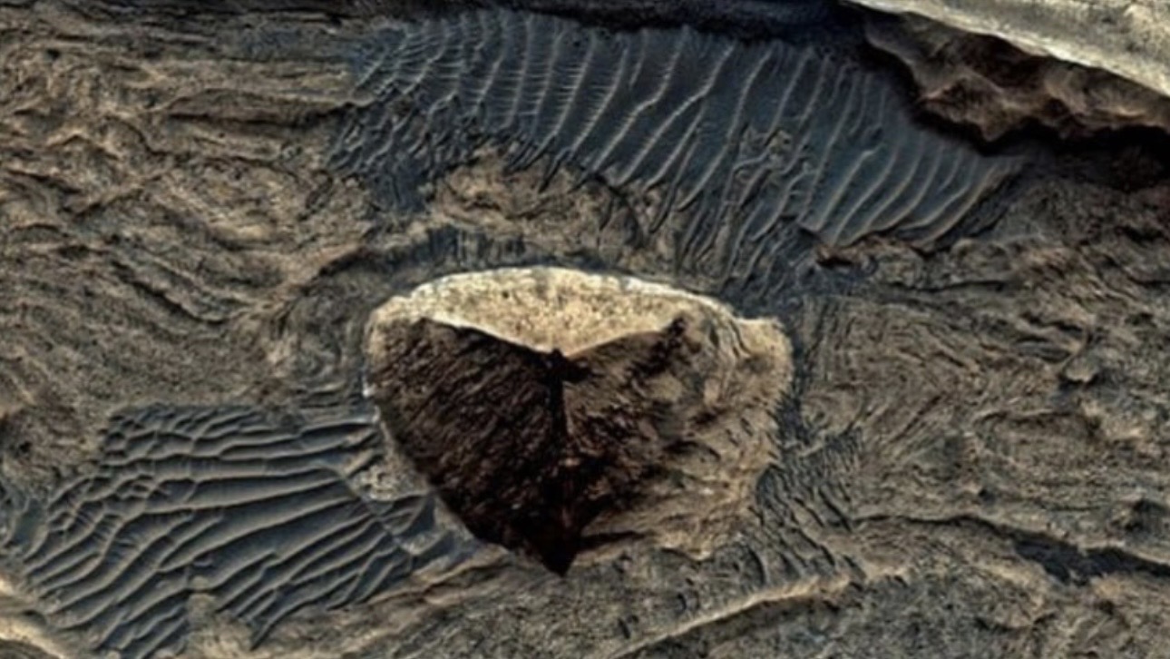 Снимки пирамиды на Марсе от NASA завирусились в Сети