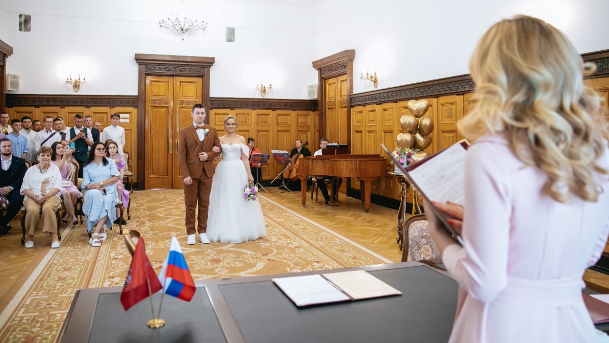 Ракова объявила об увеличении времени работы ЗАГСов Москвы в популярные даты