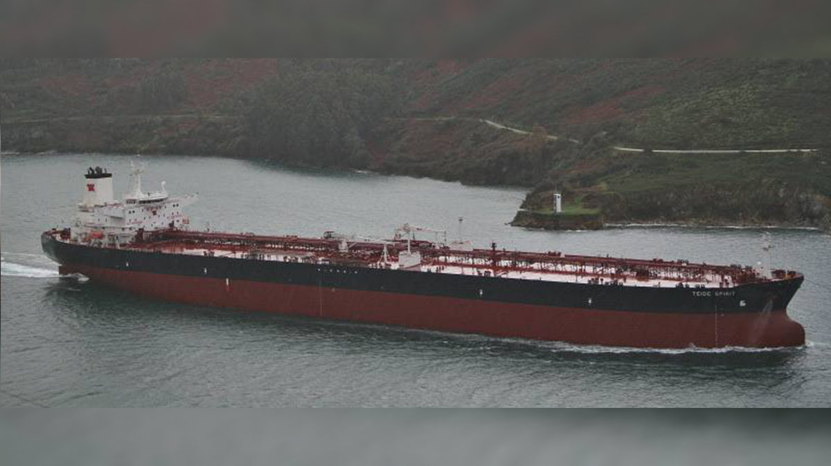 Российских моряков полгода не отпускали с танкера в Египте: почему судно арестовали и чем все закончилось