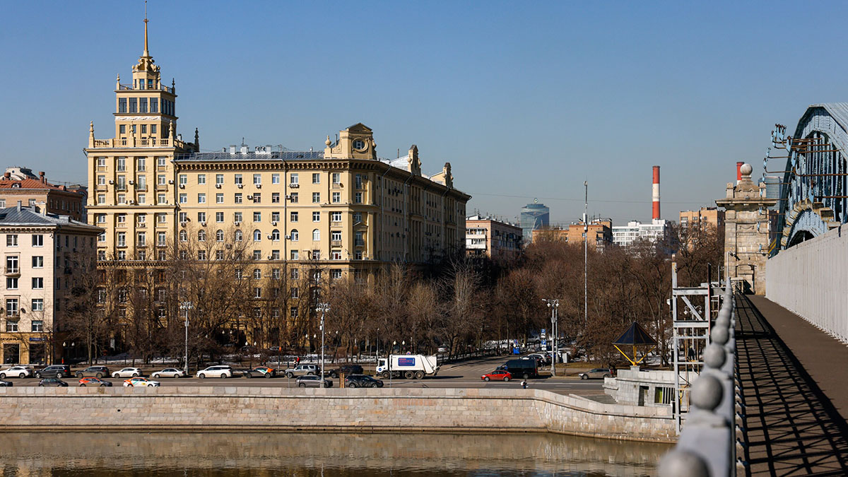 Московские набережные привели в порядок после зимы