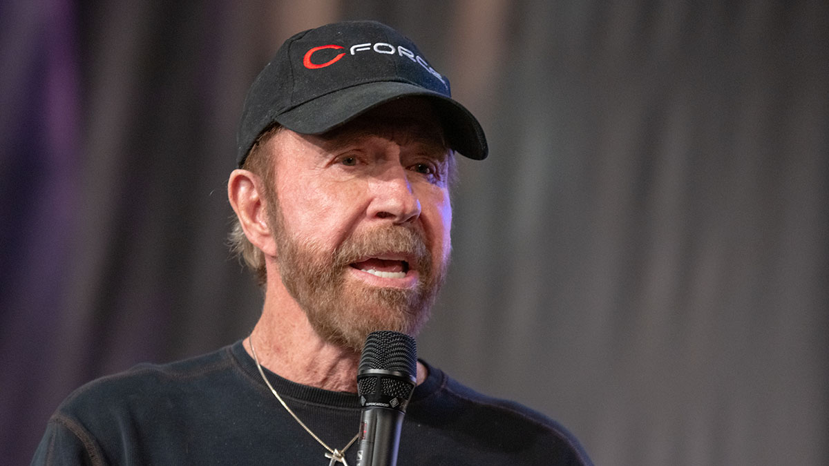 Умер американский актер Чак Норрис