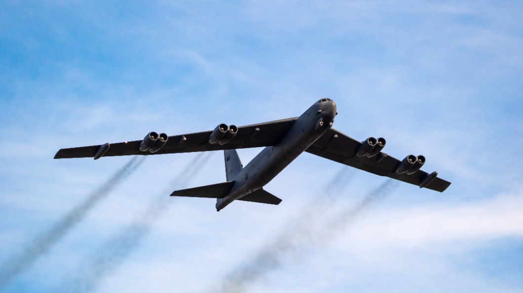 РИА: Два бомбардировщика США B-52H направились в сторону Ближнего Востока