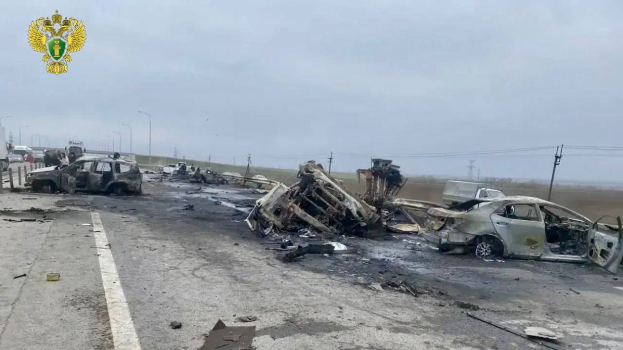 Причиной аварии с бензовозом под Таганрогом стала неисправность грузовика