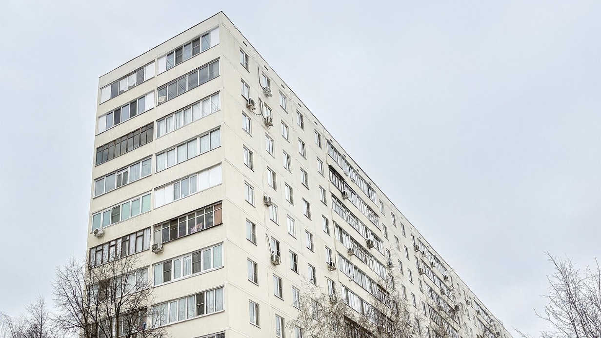 Специалисты КГХ Москвы обновили более 500 жилых домов на бульварах столицы