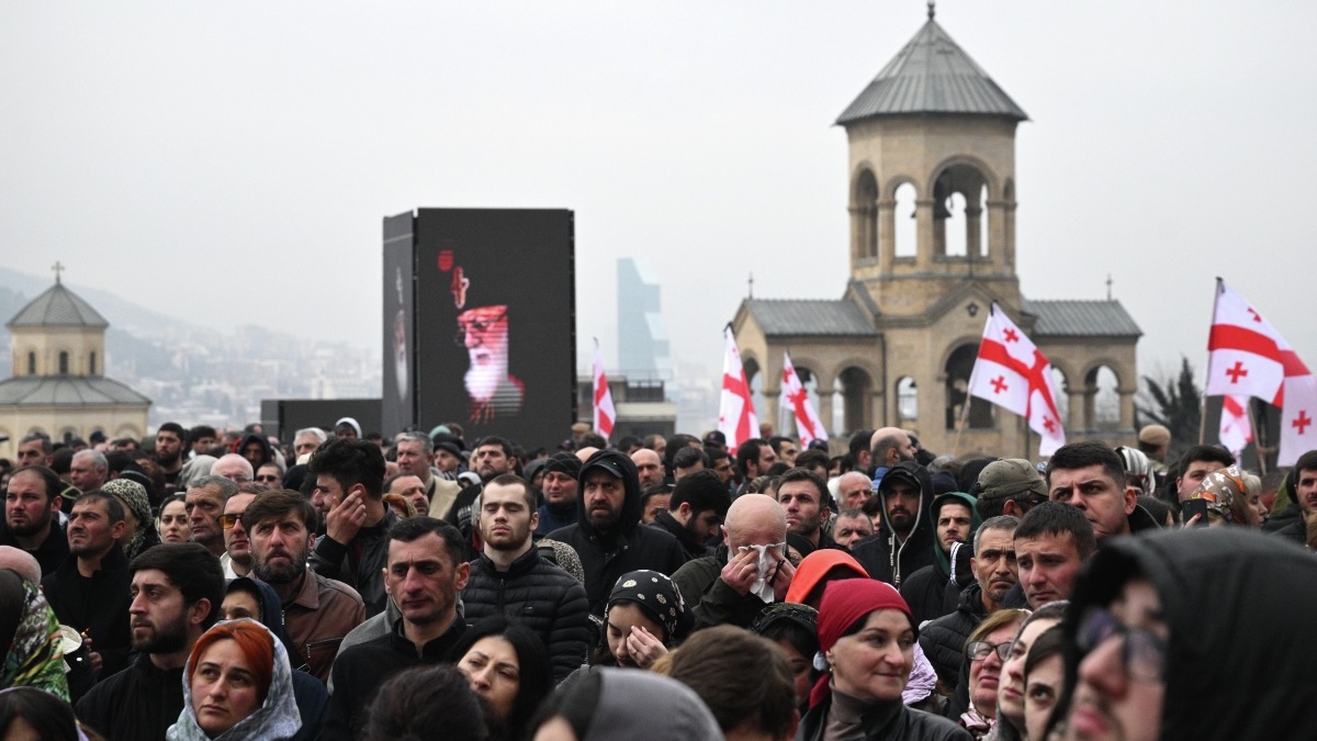 Спецпредставитель президента России Швыдкой присутствовал на похоронах Илии II