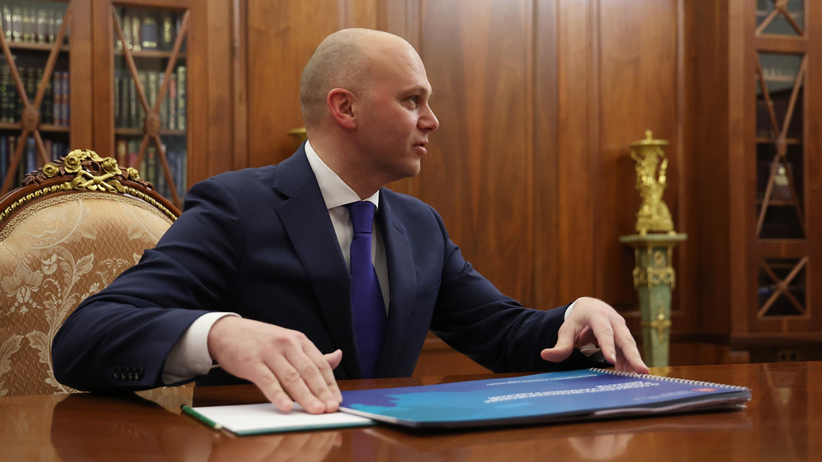 Путин провел рабочую встречу с губернатором Калининградской области 