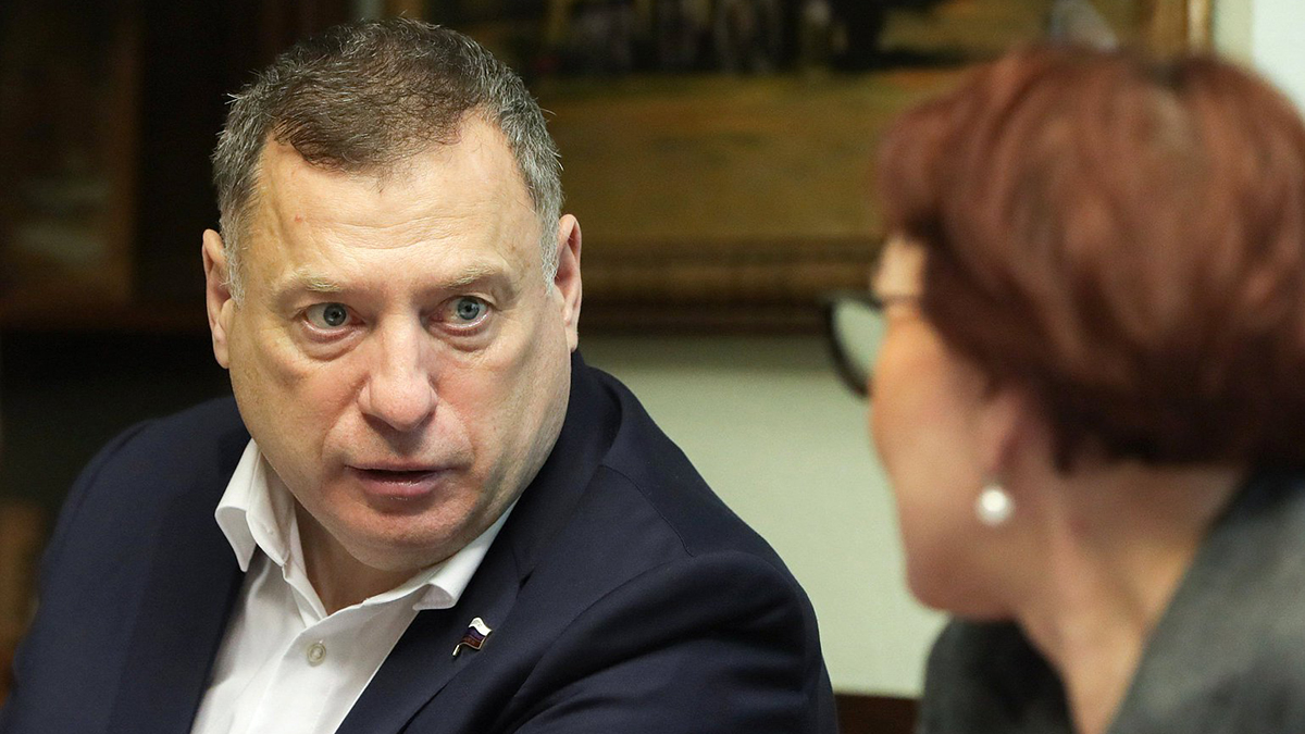 Помощница Швыткина прокомментировала смерть депутата