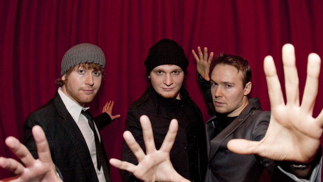 Иллюзионисты Илья, Сергей и Андрей Сафроновы известны на всю страну