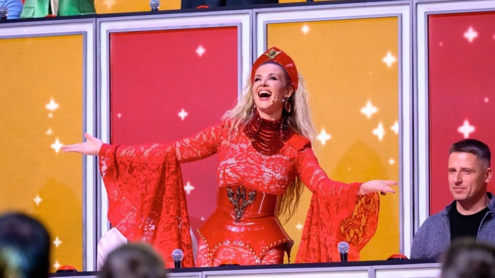 «Было непросто»: певица Олеся Евстигнеева — о работе с Надеждой Бабкиной, семье и судьбе народной музыки