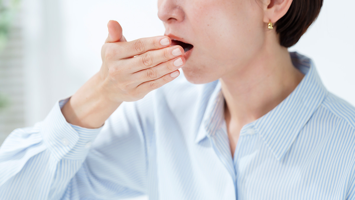 Почему возникает запах изо рта: объясняет стоматолог