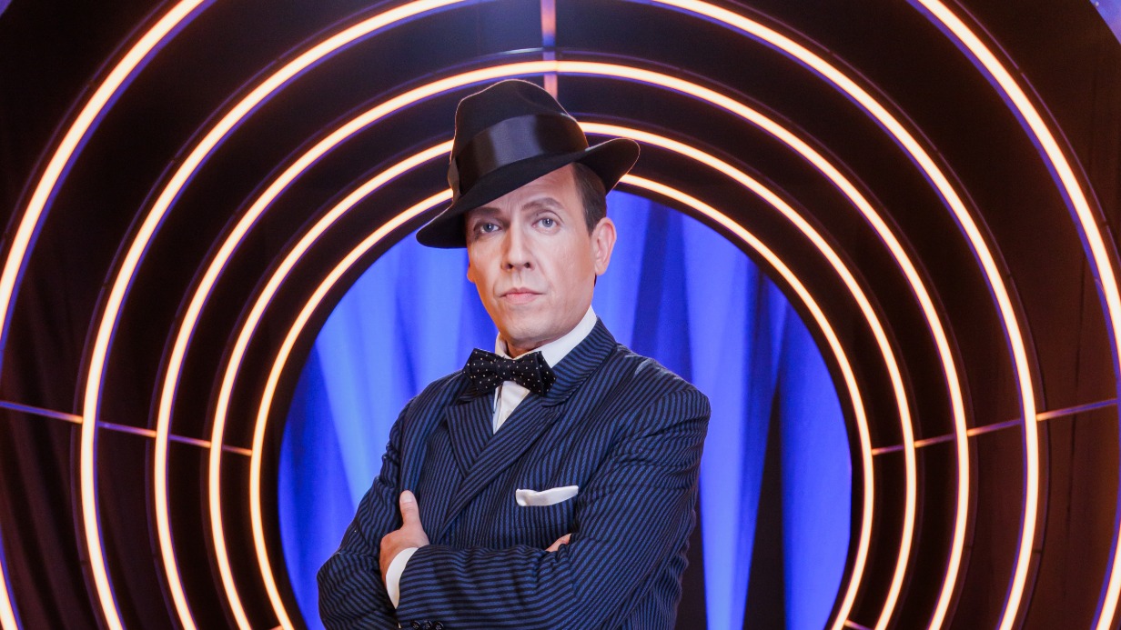 Вокалист и композитор, автор музыки ко многим популярным кинофильмам Дмитрий Носков