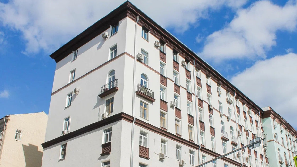 Завершился капитальный ремонт дома в советском неоклассическом стиле в районе Тверской