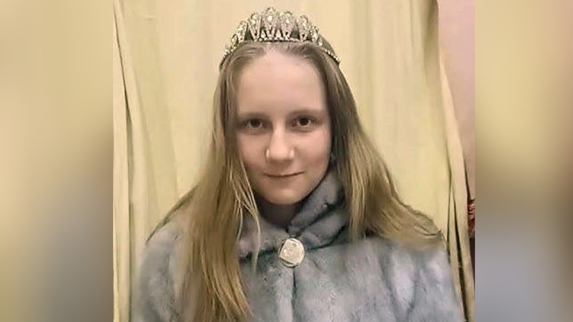 Консультации 13-летнего психолога Алисы Тепляковой якобы стоят 50 тысяч рублей. При среднем по Москве ценнике от 2000 до 6000 рублей такие запросы начинающего специалиста кажутся очень странными