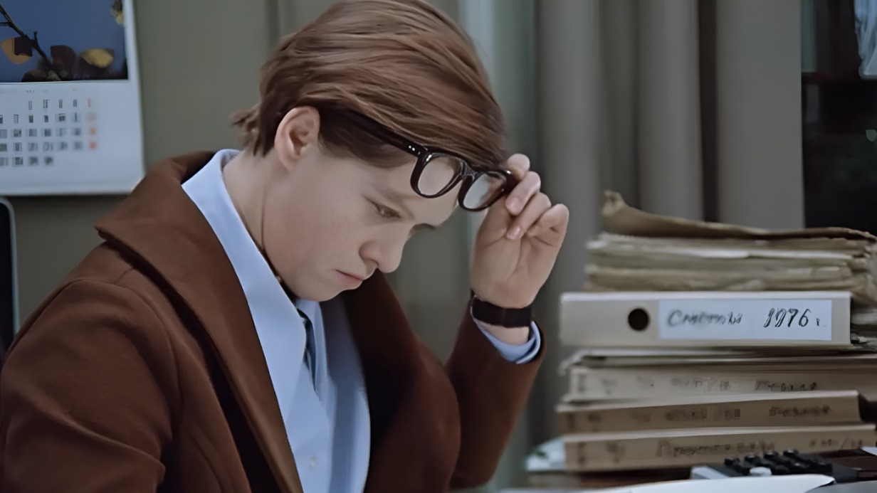 История начальницы-карьеристки в исполнении Алисы Фрейндлих абсолютно забывшей про личную жизнь, но вовремя осознавшей цену простого женского счастья