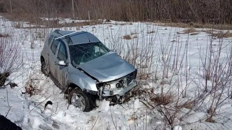 Два человека погибли после столкновения поезда и легковушки в Рязанской области