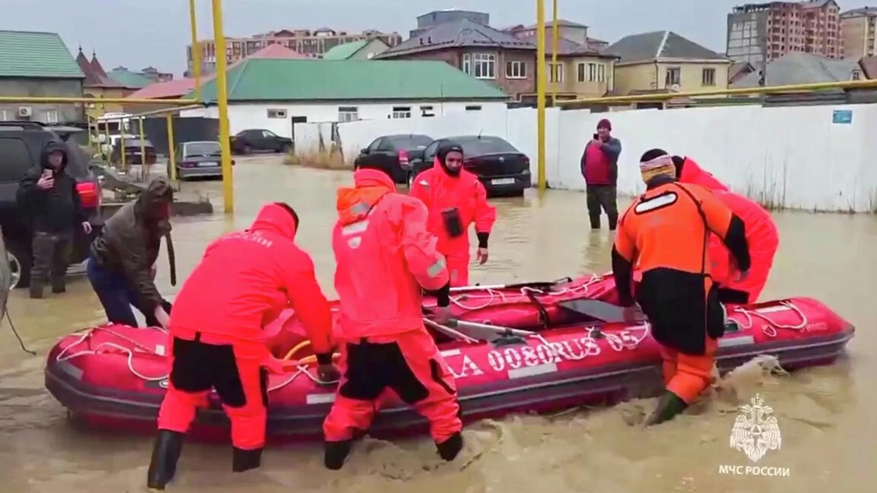 МЧС: Более 540 домов в Дагестане освободились от воды за сутки