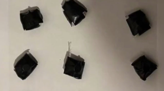 Полицейские задержали в Москве мужчину с 16 свертками с наркотиками