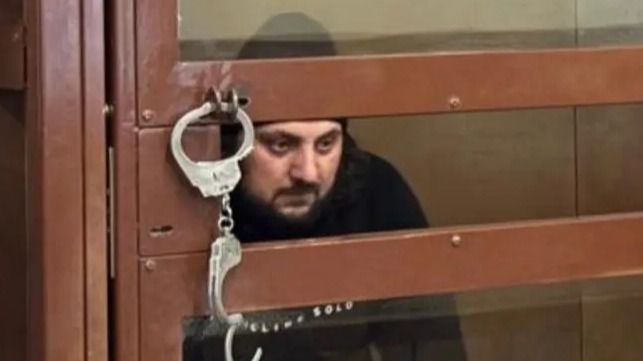 Суд арестовал мужчину за убийство знакомого у подъезда дома на юго-западе Москвы