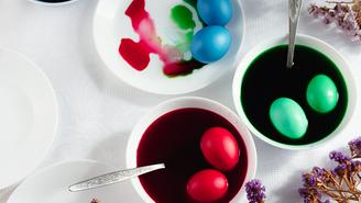Как могут навредить здоровью красители для яиц и чего не должно быть в их составе