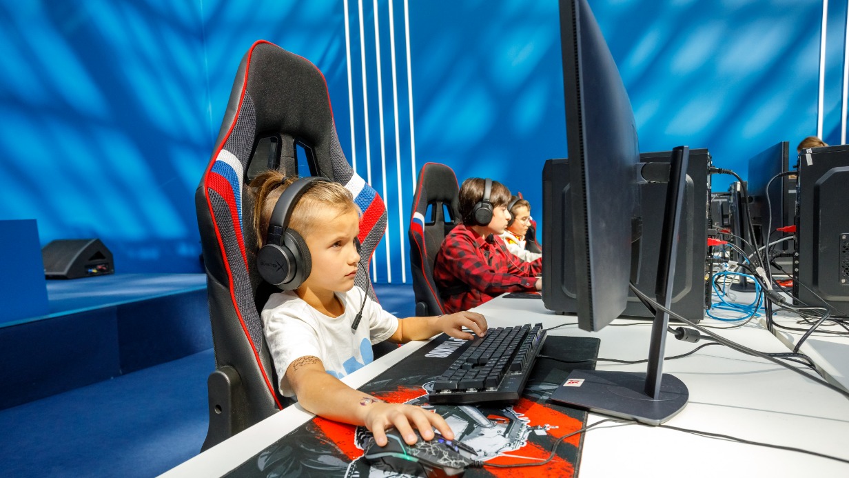 В пять раз выросло количество кружков и секций по киберспорту для столичных школьников