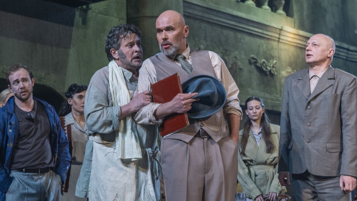 Спектакль «Предложение» в Театре Российской Армии с Домогаровым и Авериным: сюжет