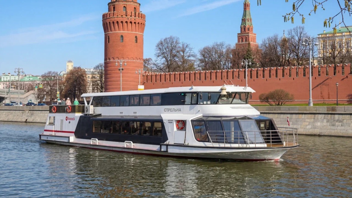 Свыше шести тысяч пассажиров насладились речными прогулками на судне «Стрельна» 