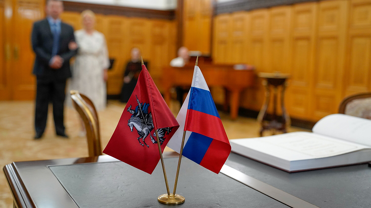 ЗАГСы Москвы открыли прием заявлений на регистрацию брака в январские праздники