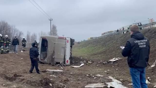 Уголовное дело возбудили после ДТП с перевозившим детей автобусом под Саратовом