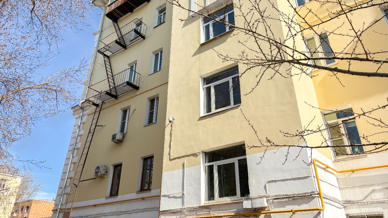 В историческом жилом доме в районе Таганский произвели замену всего лифтового оборудования