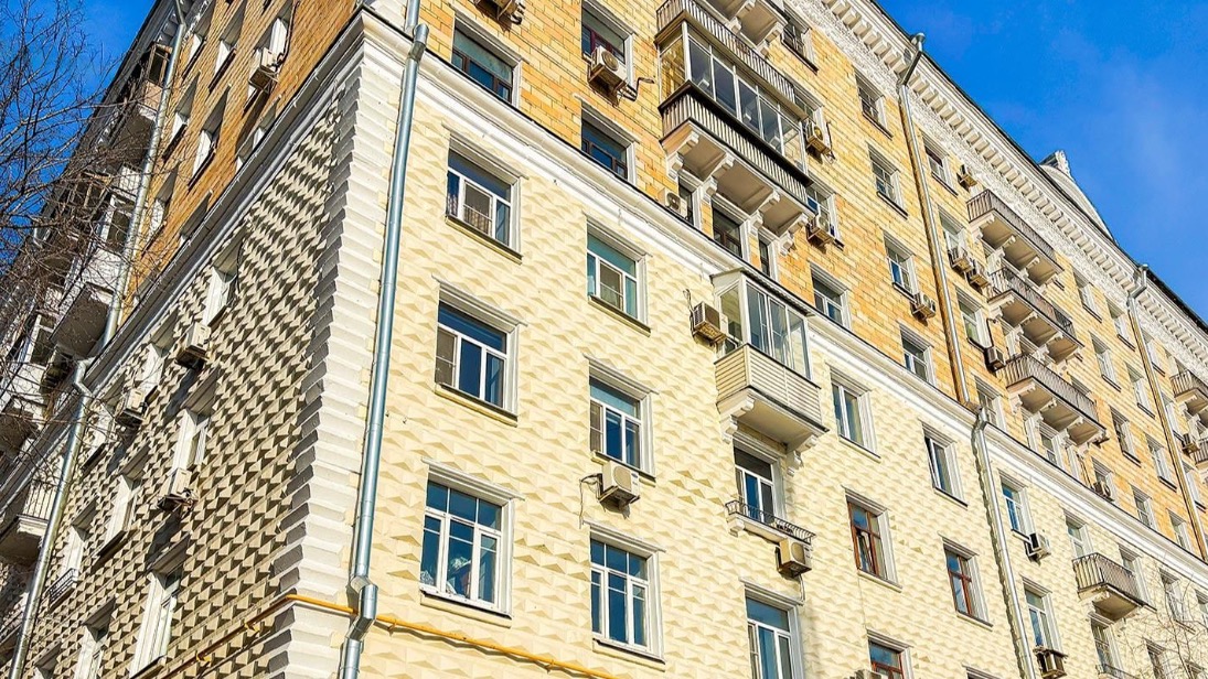 На Новопесчаной улице отреставрировали 38 домов в стиле неоклассики