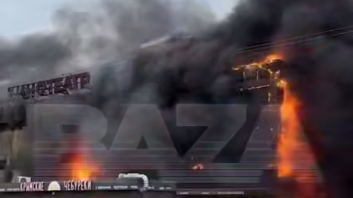 Baza: Три человека пострадали при пожаре в калининградском ТЦ «Гиант»