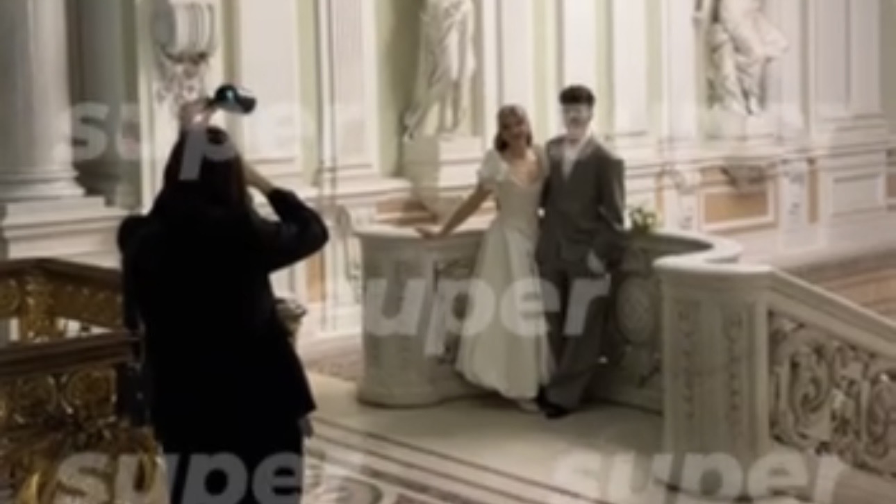 Блогеры Аня Покров и Артур Бабич поженились