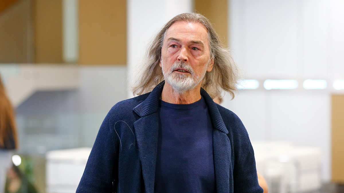 Путин наградил художника Сафронова орденом Александра Невского