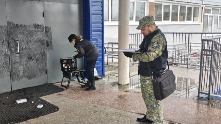 Уголовное дело возбудили после нападения подростка на педагога в школе в Прикамье