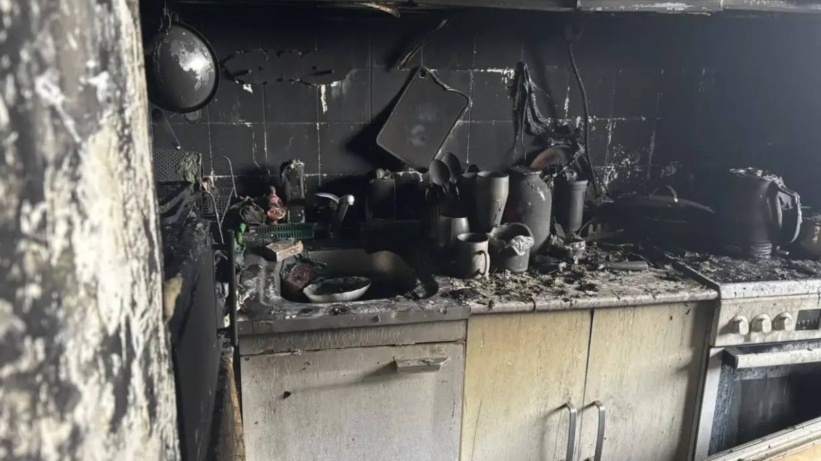 Прокуратура показала фото из сгоревшей квартиры на севере Москвы