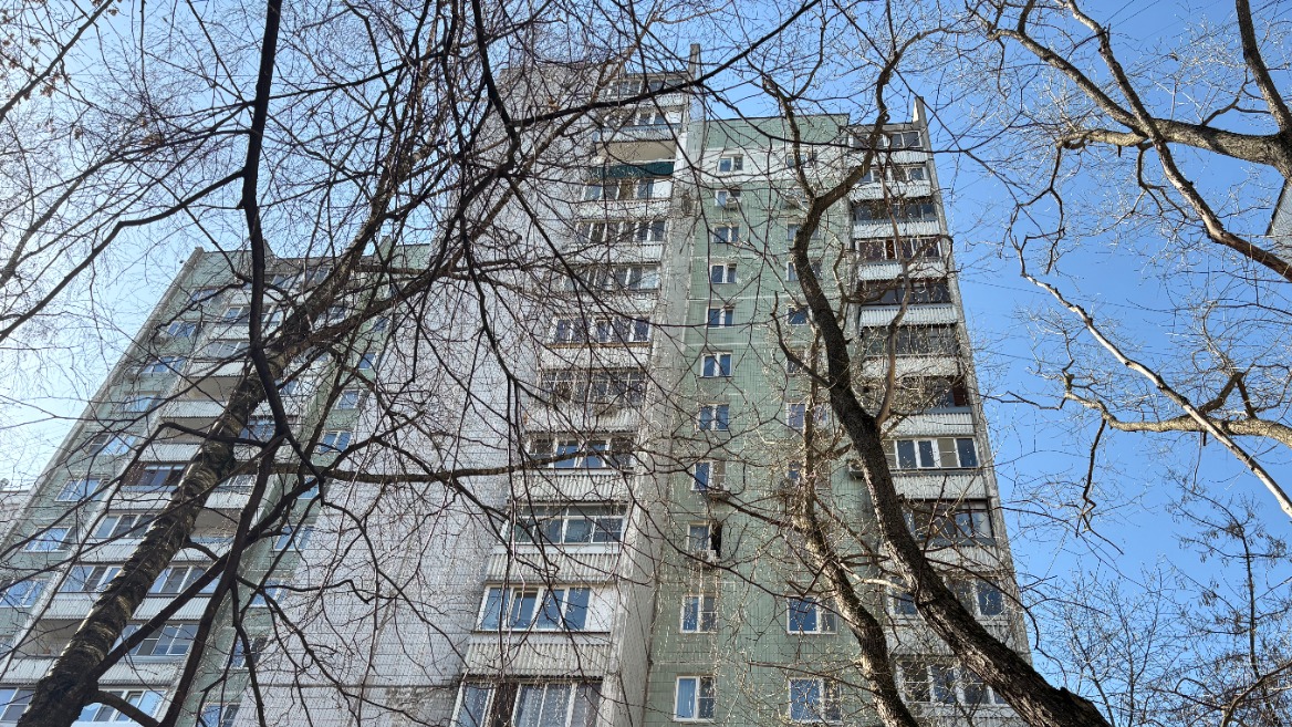 На Абрамцевской улице стартовал капремонт панельного дома 1978 года постройки