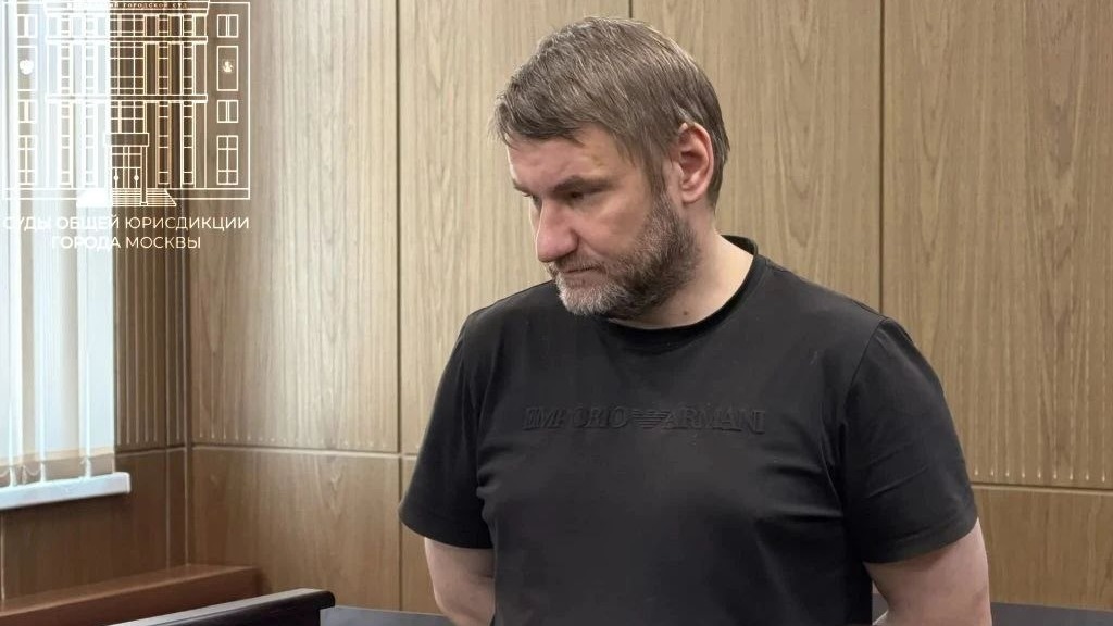 Суд арестовал мужчину, пытавшегося унести девушку, как в «Кавказской пленнице»