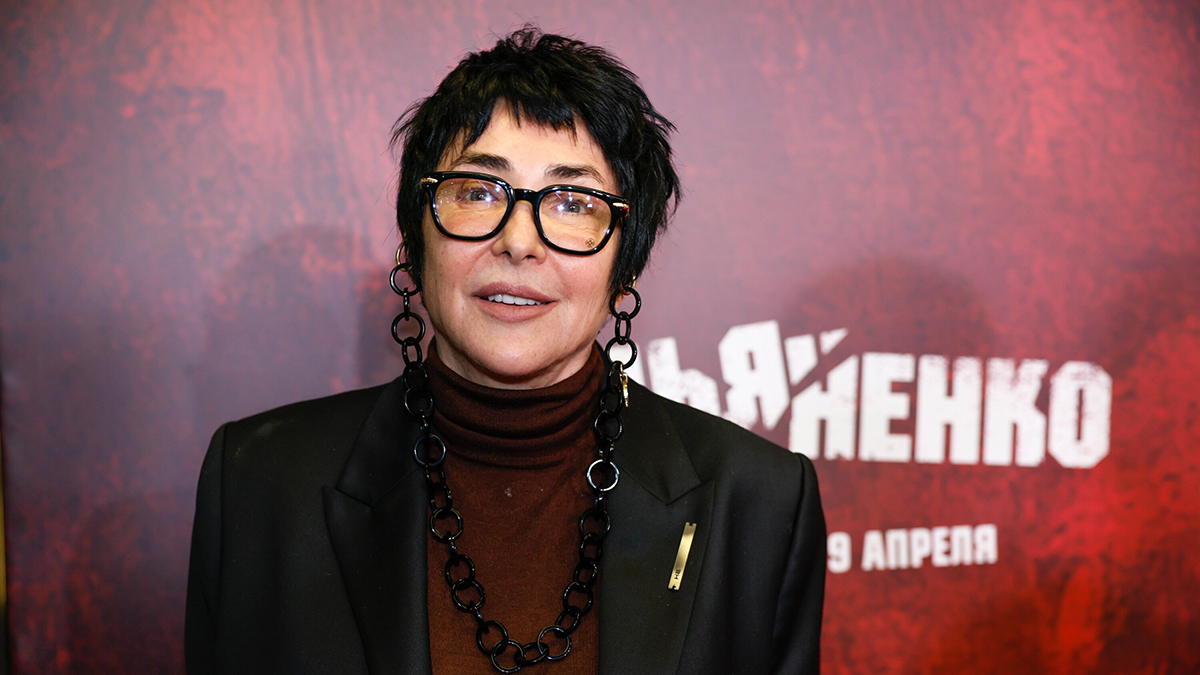 «Мне так себя жалко»: Лолита призналась, что страдала от панических атак