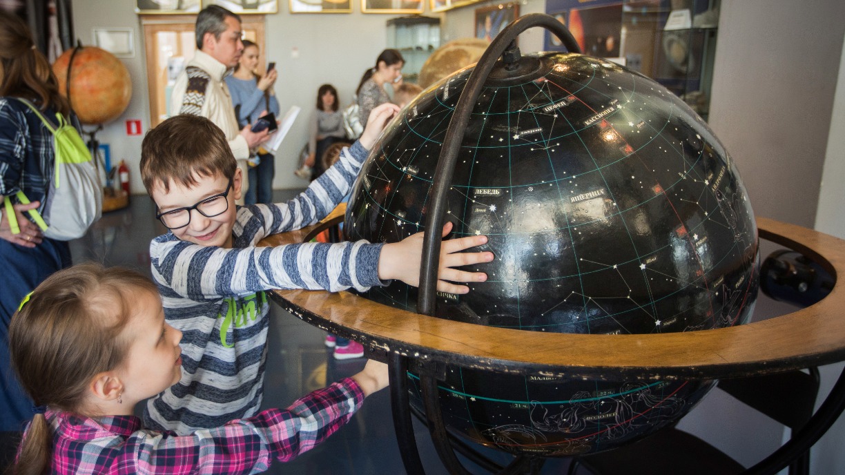 Викторины, мастер-классы и выставки: как юные москвичи отметят День космонавтики