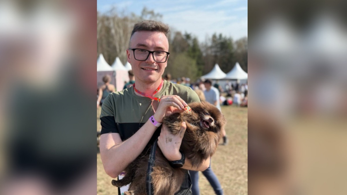 Беговой блогер, марафонец Никита Иванов и его собака — шпиц по кличке Милка