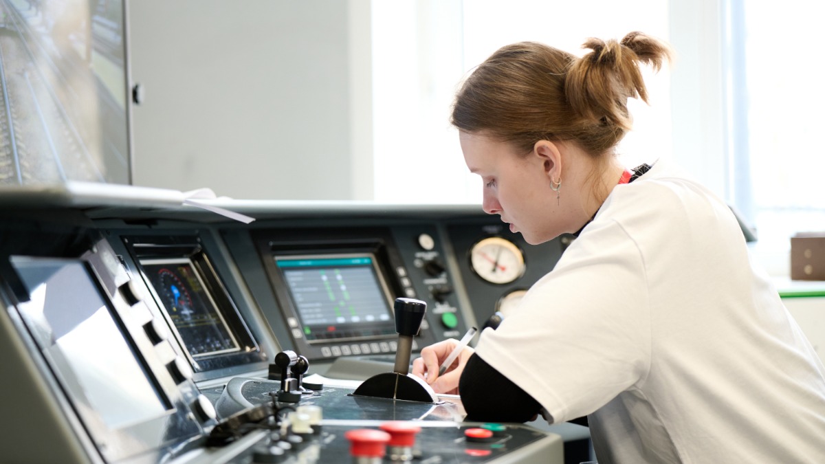 От транспортных систем до ИИ: студенты столичных колледжей показали навыки на чемпионате высоких технологий