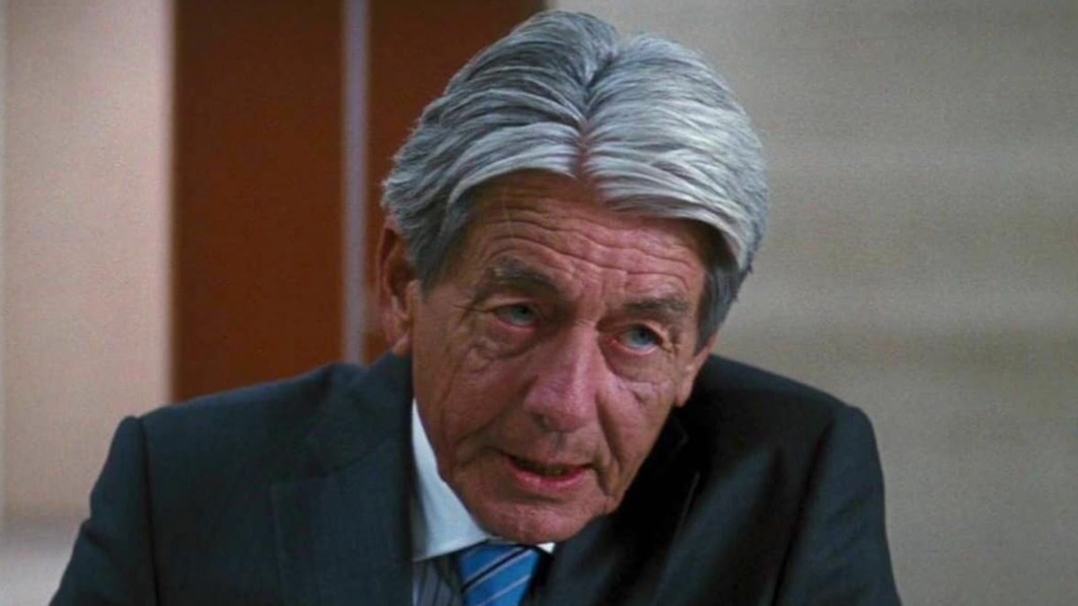 Умер британский актер Джон Нолан, дядя режиссеров Кристофера и Джонатана Ноланов