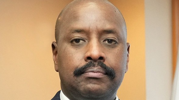 Сын лидера Уганды потребовал от Турции миллиард долларов и «самую красивую женщину»