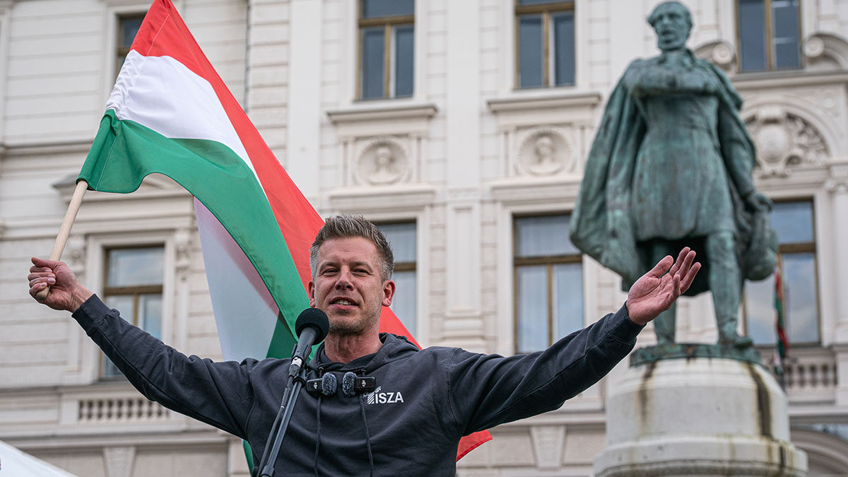 Мадьяр заявил, что согласен с отказом Венгрии от кредита ЕС для Украины