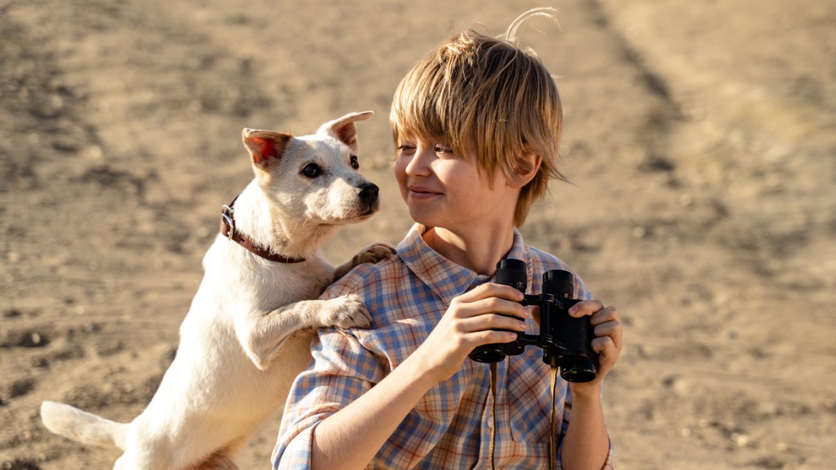 На съемках фильма «Моя собака — космонавт». Дмитрий Калихов в роли Миши