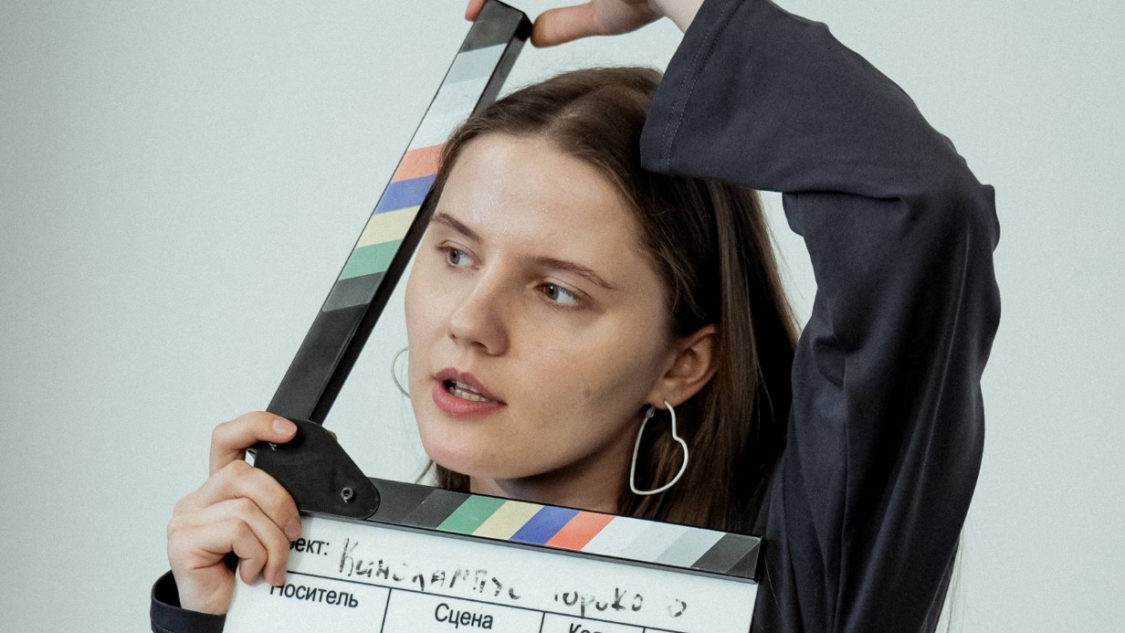 Актриса театра и кино Лиза Шульц проводит занятия по актерскому мастерству в «Кинокампусе Горького»