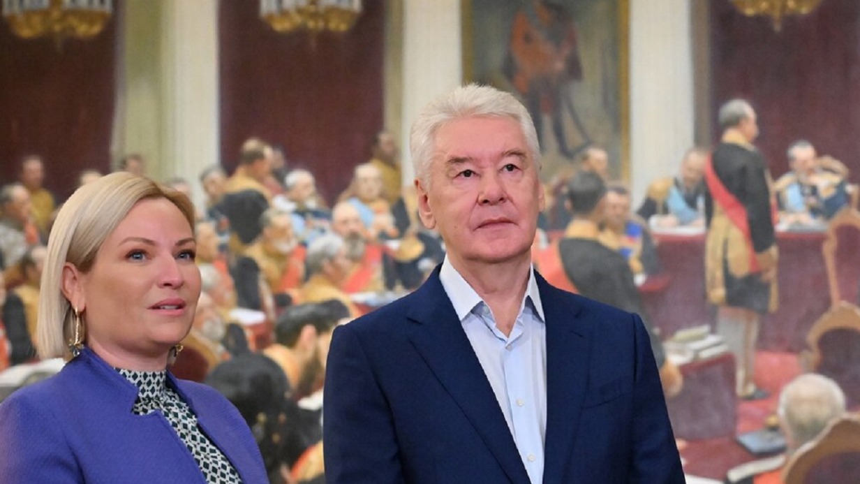 Мэр Москвы Сергей Собянин и министр культуры России Ольга Любимова на открытии выставки «Образ Москвы в русском искусстве из коллекции Государственного Русского музея»