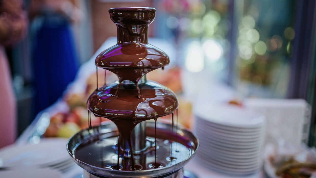 Shot: Шоколадные фонтаны подорожали на 50 процентов в России