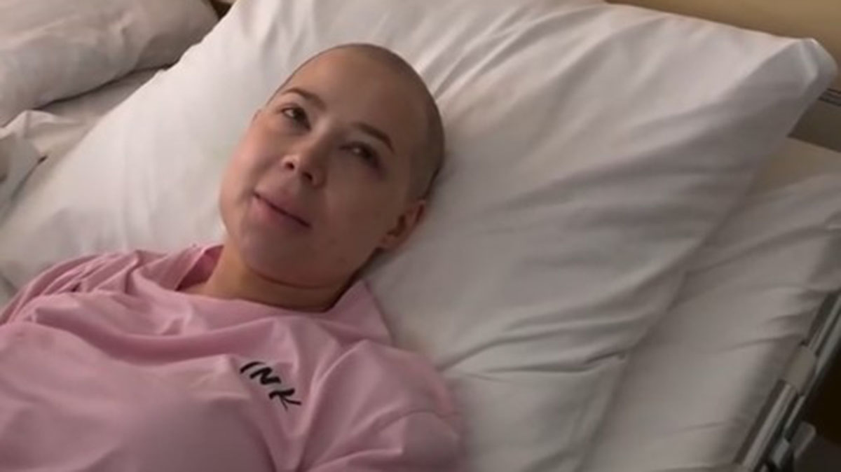 «Тяжелый день»: опубликованы кадры онкобольной Лерчек во время химиотерапии
